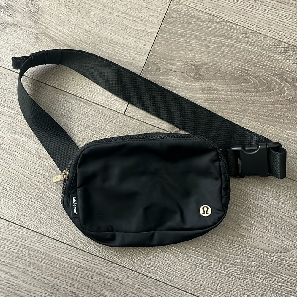 Lululemon crossbody bag